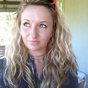 Meet your Posher, Casie